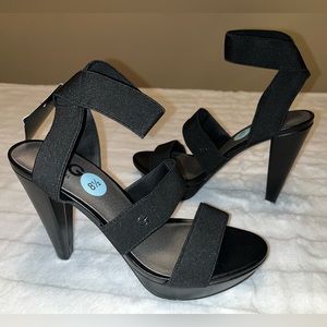 Guess By Gbg Los Angeles Stretchy & Oh so Sexy yet Comfortable Platform Heels